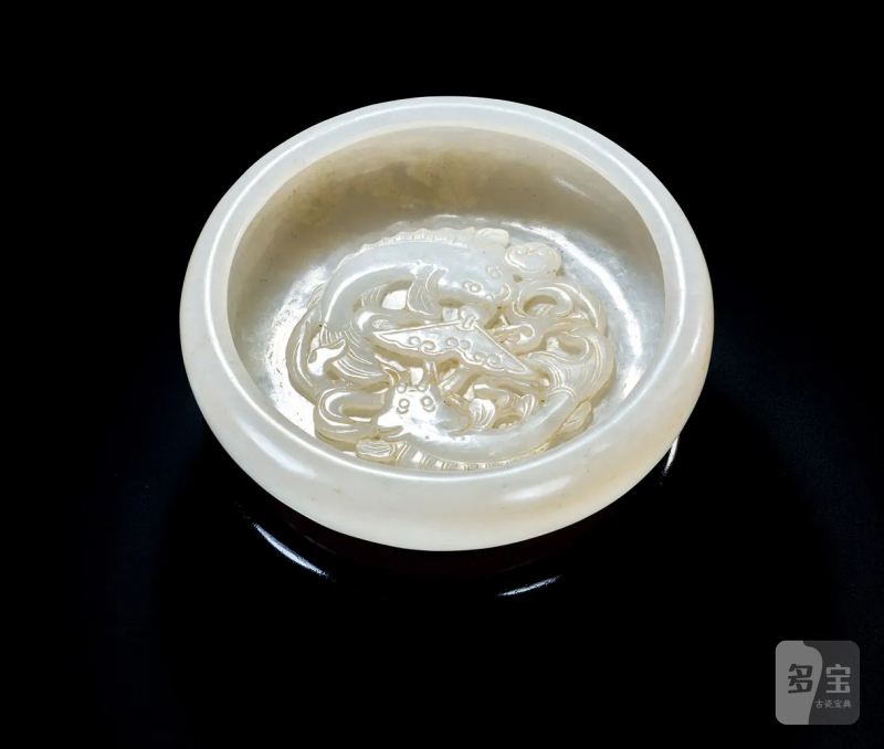 清 白玉吉庆有余纹圆形水洗